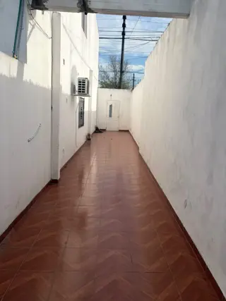 Alquiler pH 4 ambientes 2 patios Isidro Casanova foto 5