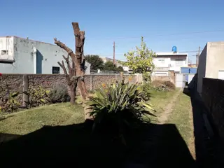 LOTE DE 300M² - CAAGUAZU 836 C.MADERO foto 5