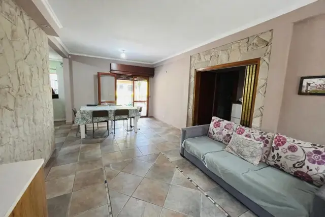 CASA 4 AMBIENTES EN VENTA QUINCHO COCHERA EN GLEW