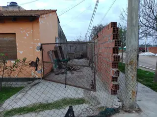 Vendo casa mas departamento en ingeniero White foto 1