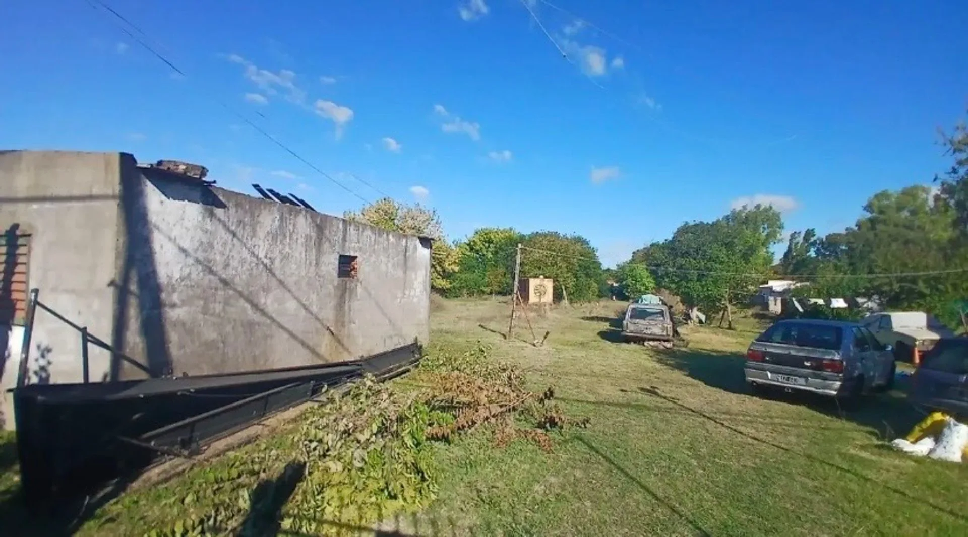 Lote en venta La Plata , ideal galpón foto 3