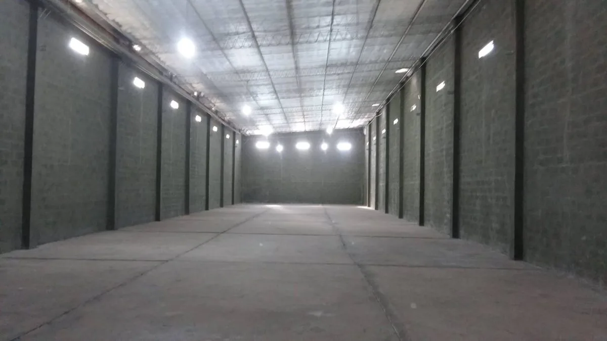 Galpón de 721 m² con oficina, a pasos de Newbery foto 2