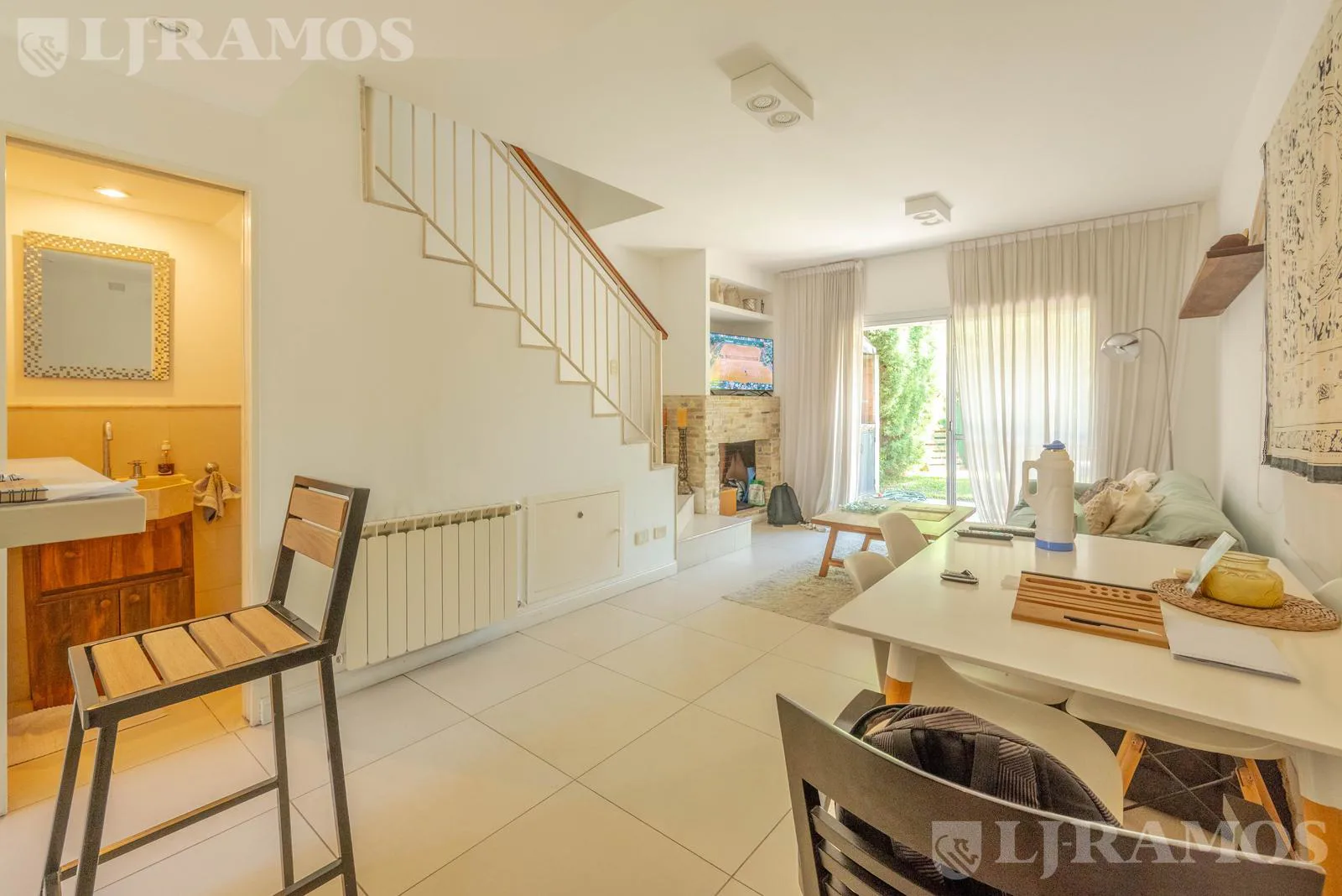 VENTA. TOWN HOUSE. 2 dormitorios. Jardin. AMenities Barrio Palmas del Sol foto 2