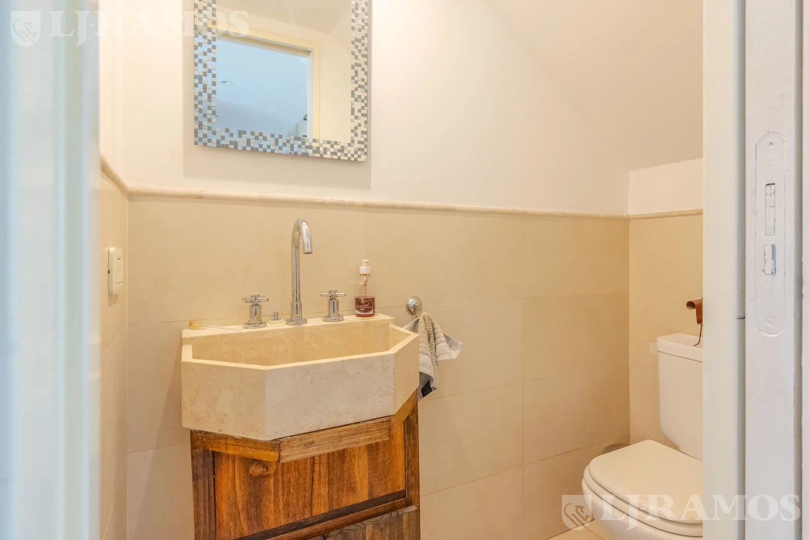VENTA. TOWN HOUSE. 2 dormitorios. Jardin. AMenities Barrio Palmas del Sol foto 4