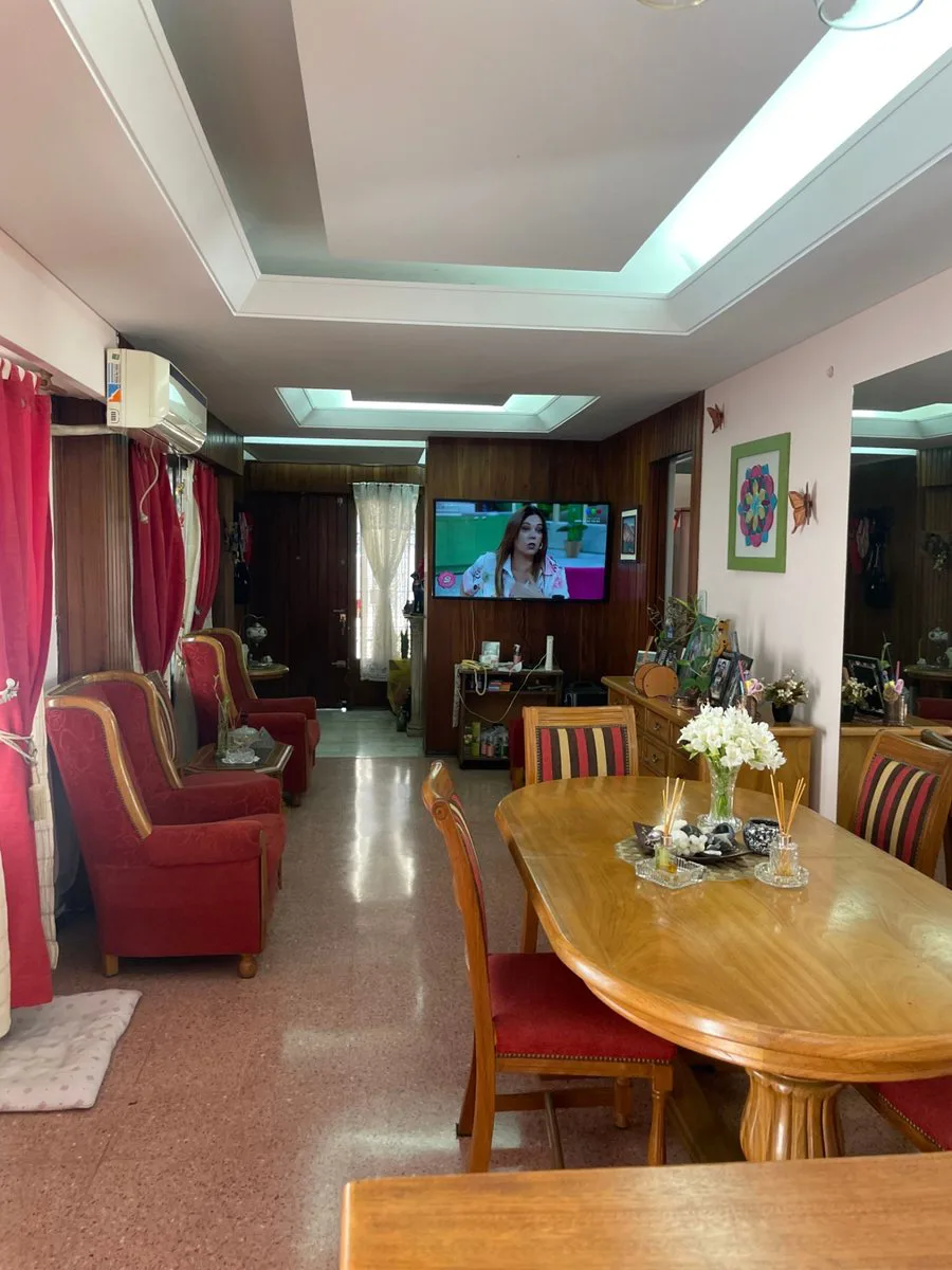 PH tipo casa 4 amb amplios en venta en Ciudadela foto 2