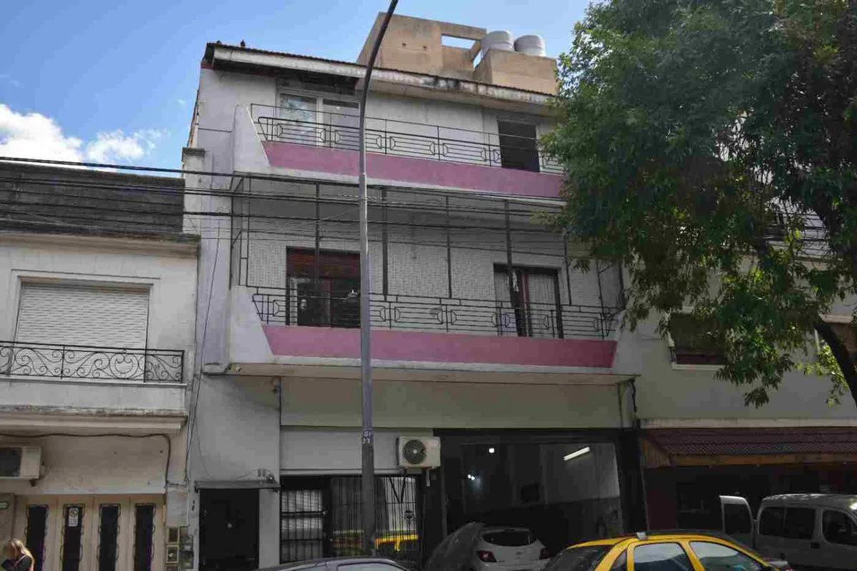 Venta local 260mtrs. Con 2 departamentos foto 2