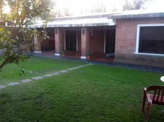 SE VENDE EXCELENTE PROPIEDAD DE TRES DORMITORIOS / ALTA GRACIA foto 2