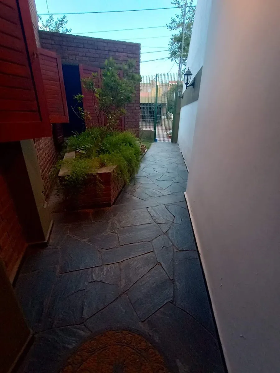 VENTA CASA CIUDAD DE MZA IDEAL VIVIENDA O COMERCIO foto 2