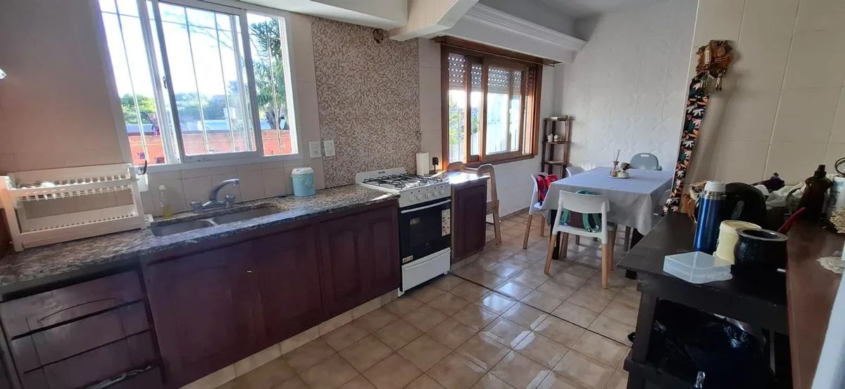 VENTA CASA MAS LOCAL MAS 3 DEPARTAMNTOS LOTE 450M2 foto 3
