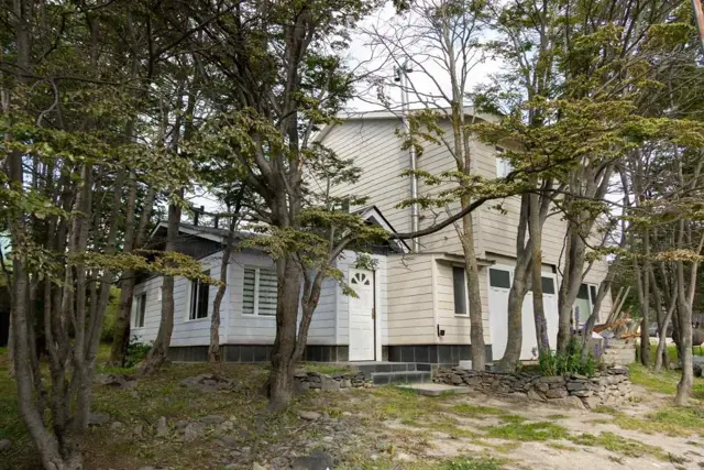 VENTA CASA + 3 DEPARTAMENTOS ORIENTADO A RENTA