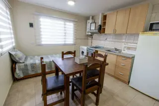 VENTA CASA + 3 DEPARTAMENTOS ORIENTADO A RENTA foto 3