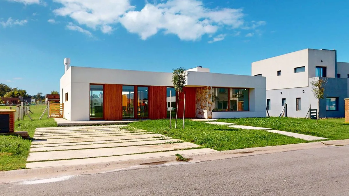 CASA EN VENTA ARENAS CHICO 4 AMB-BARRRIO PRIVAD0 foto 2
