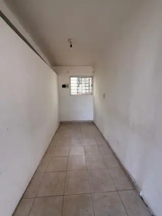 Monoambiente en Isidro Casanova foto 4