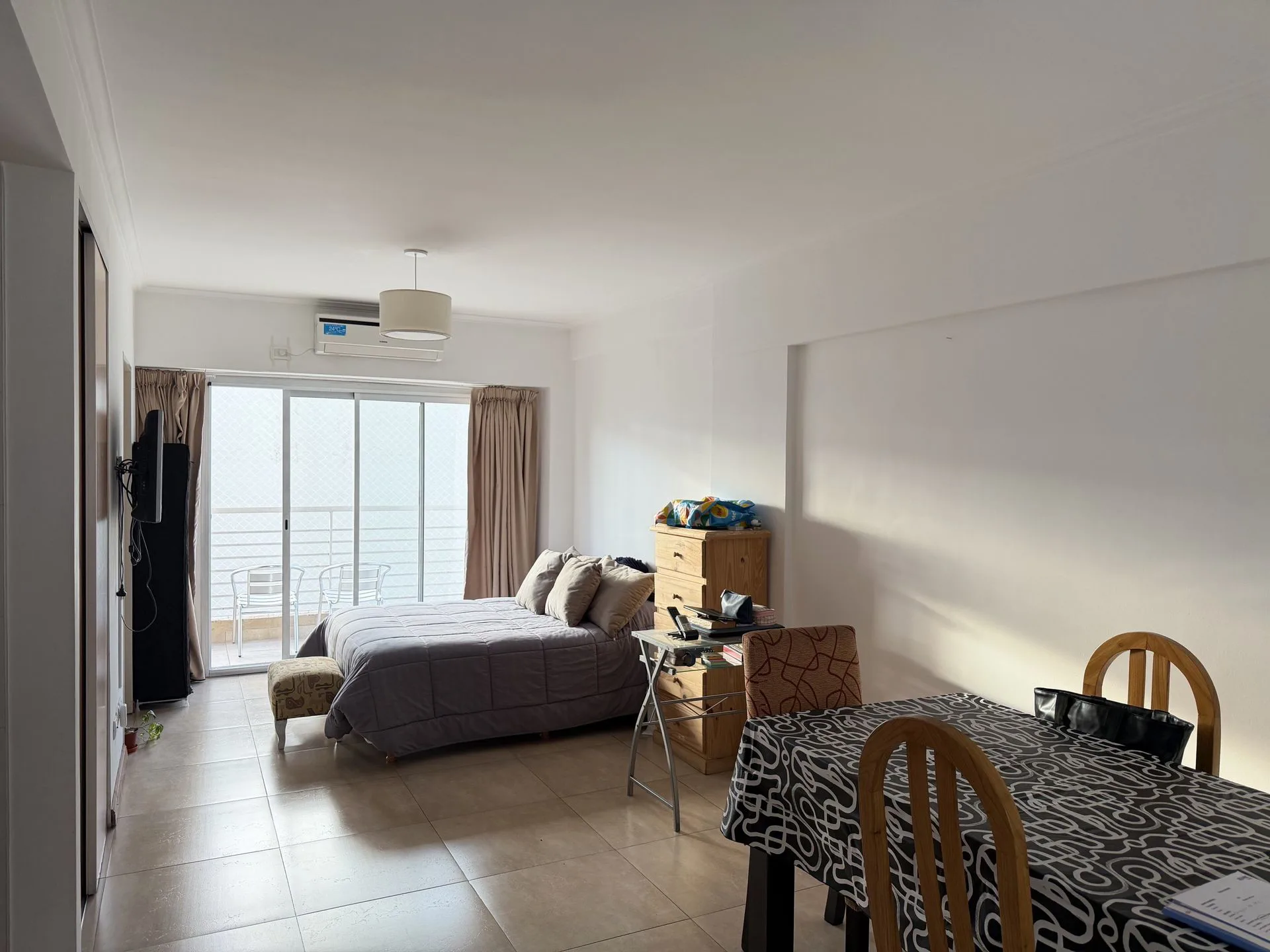 Venta Monoamb. c/ balcón y cochera en Caballito