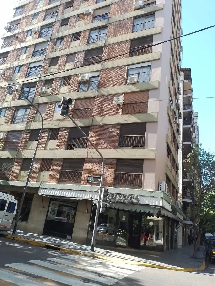 DEPARTAMENTO DE DOS AMBIENTES COMODO Y LUMINOSO foto 2