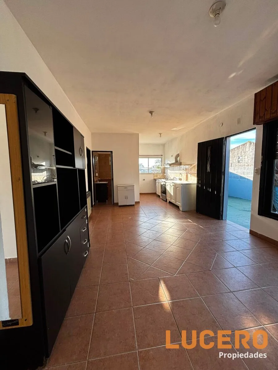 Casa 3 ambientes con terraza en Morón foto 2