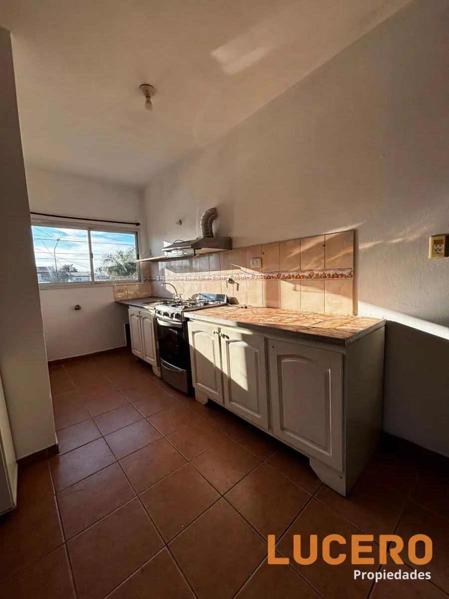 Casa 3 ambientes con terraza en Morón foto 3