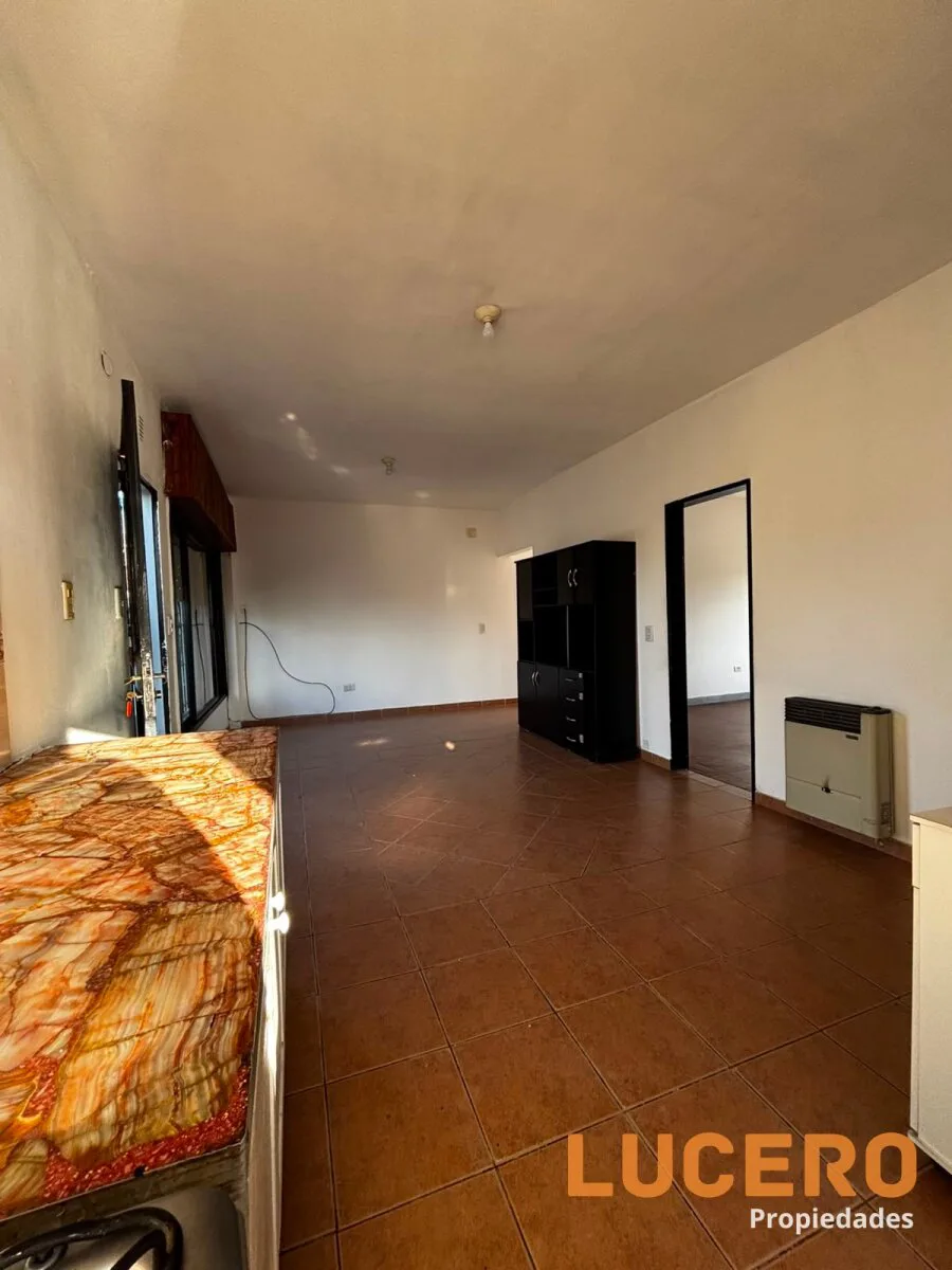 Casa 3 ambientes con terraza en Morón foto 4