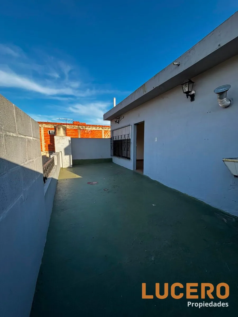 Casa 3 ambientes con terraza en Morón foto 5