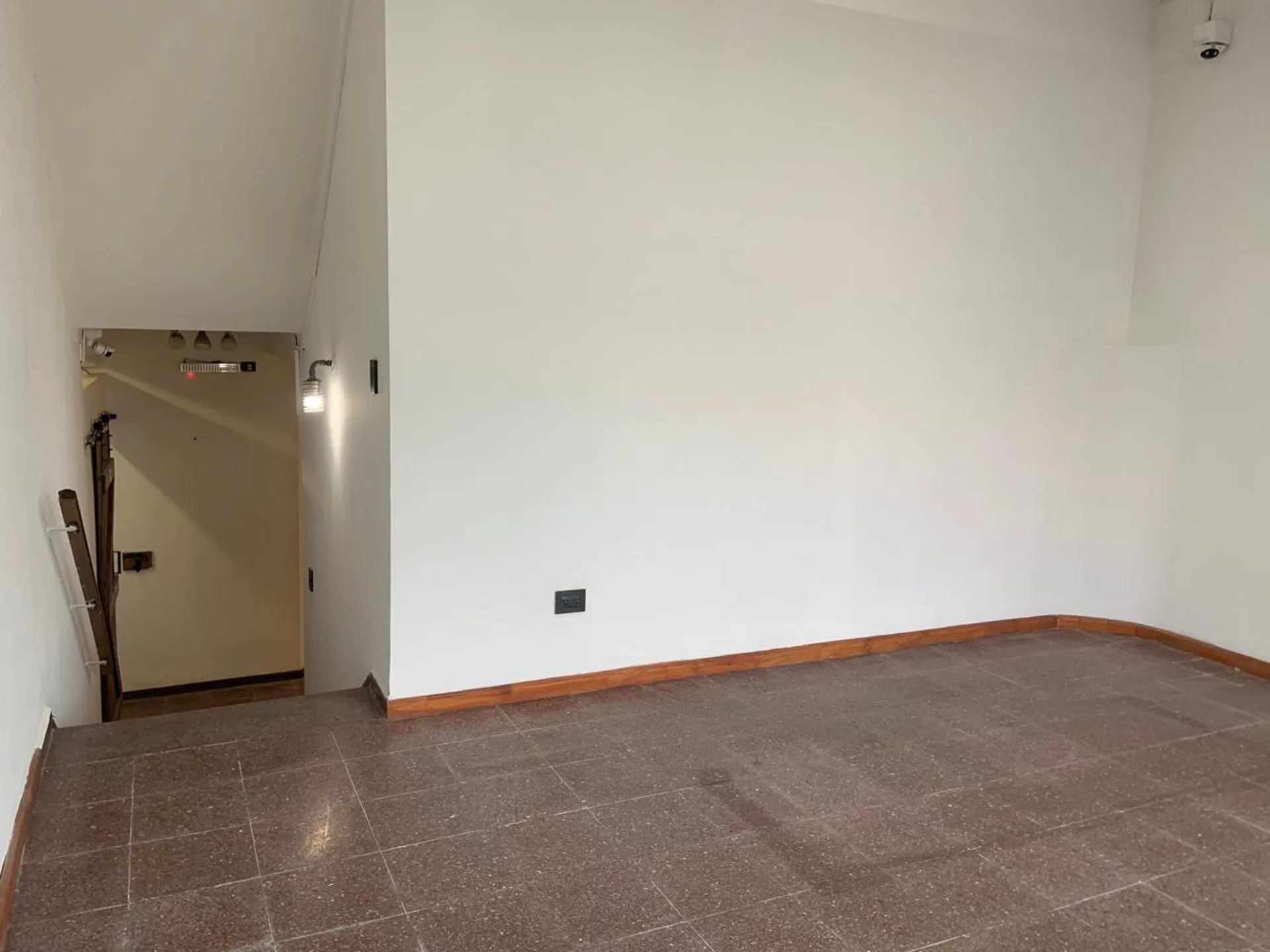 ALQUILER LOCAL COMERCIAL GODOY CRUZ foto 4