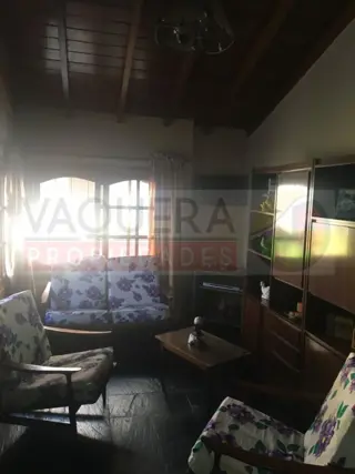 Impecable chalet de 4 ambientes en una planta con jardin y pileta foto 3