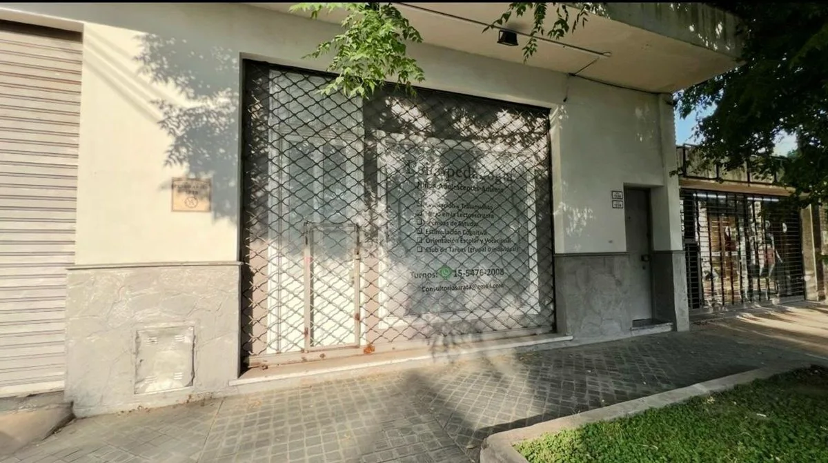 CASA VENTA CON LOCAL JARDIN Y COCHERA DON TORCUATO foto 2