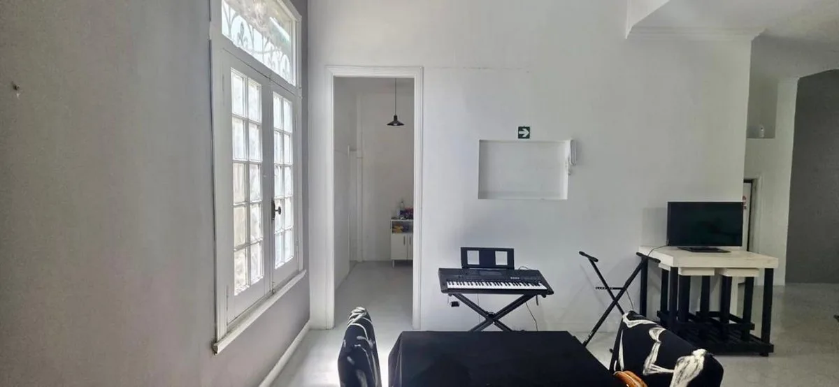 CASA VENTA CON LOCAL JARDIN Y COCHERA DON TORCUATO foto 4