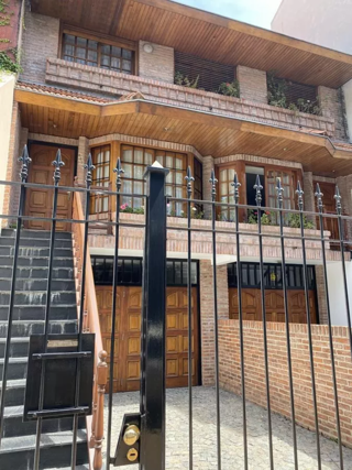 Venta Casa 4 Ambientes, Jardín, Cochera En Coghlan, Capital Federal foto 1