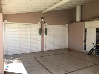 En Venta Casa 4 Dormitorio Bº Jardines del Rey 600 mts2 foto 4