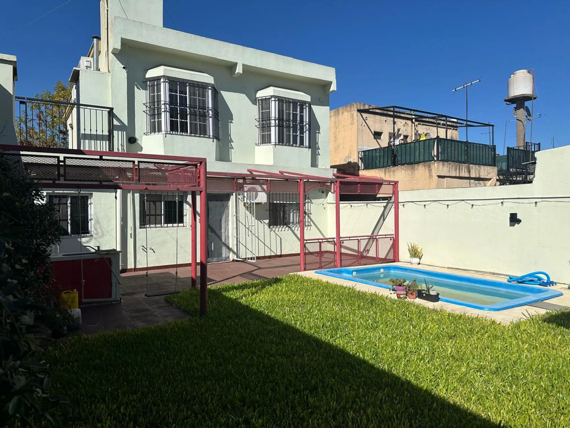 VENTA DE CASA 7 AMBIENTES EN TIGRE  C/ COCHERA