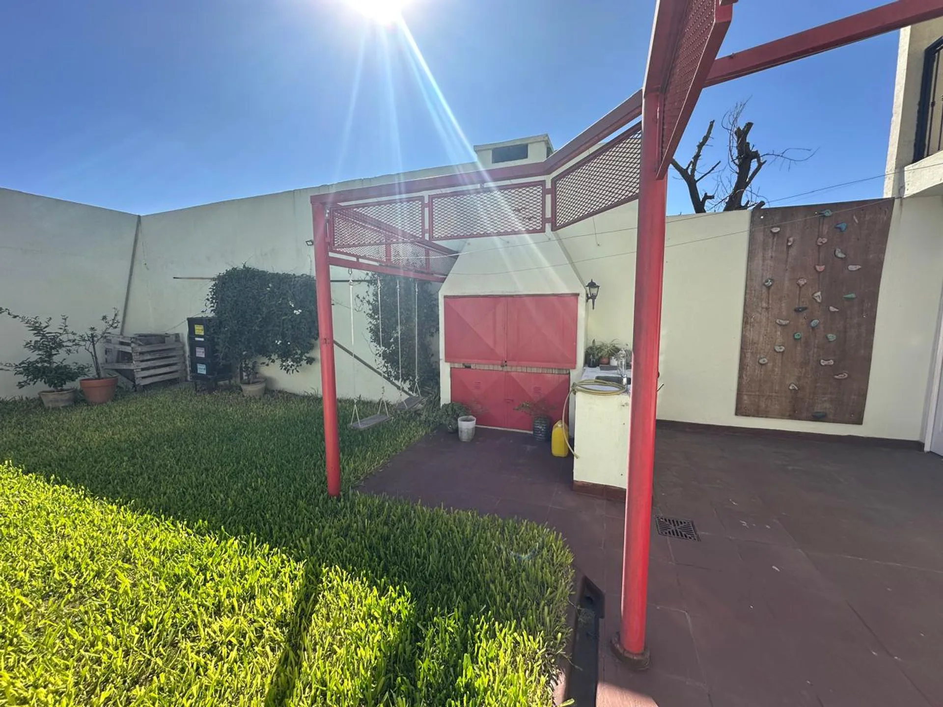 VENTA DE CASA 7 AMBIENTES EN TIGRE  C/ COCHERA foto 3