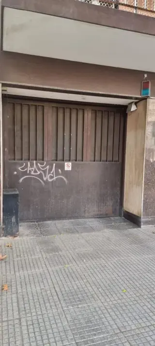 VENTA COCHERA FIJA CUBIERTA EN VILLA URQUIZA foto 2