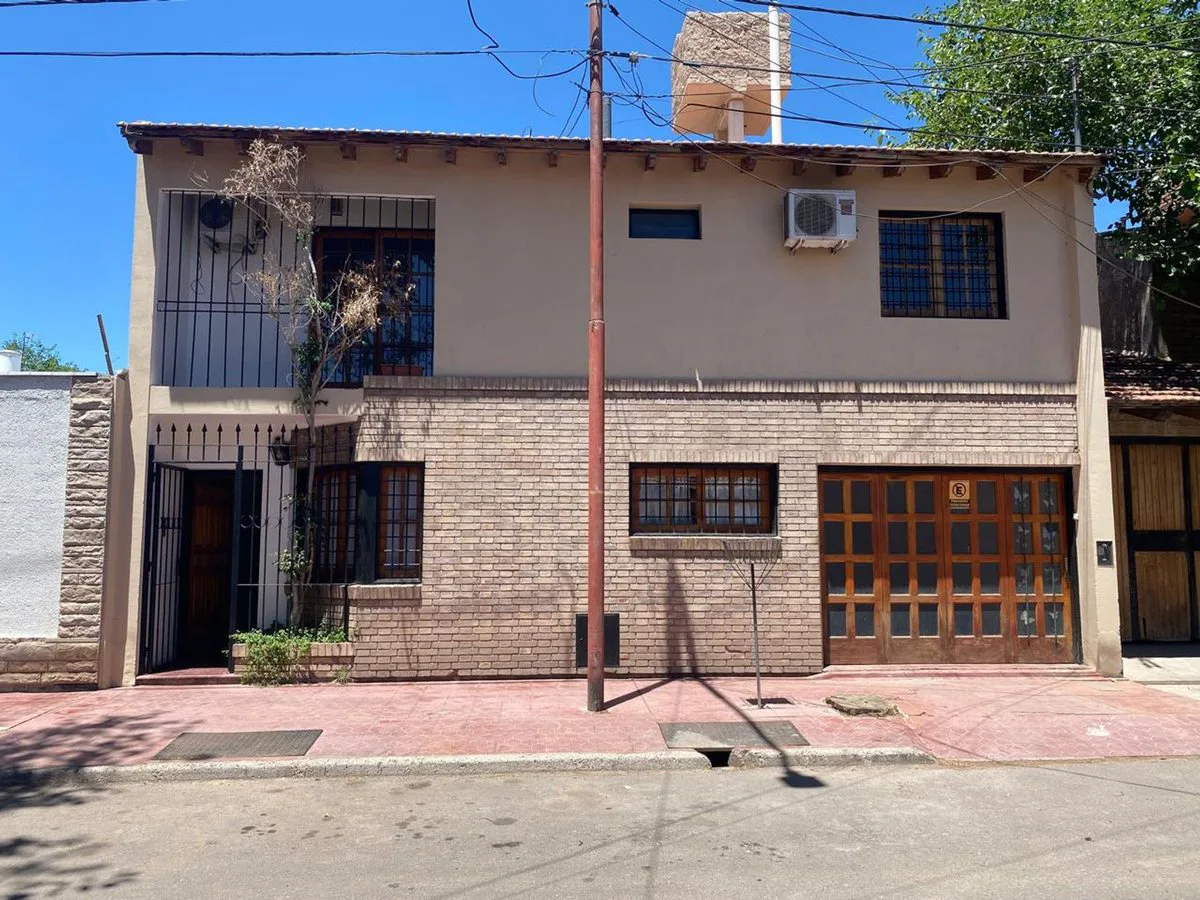 VENTA CASA DE 4 DORMITORIOS, DORREGO, GUAYMALLEN foto 2