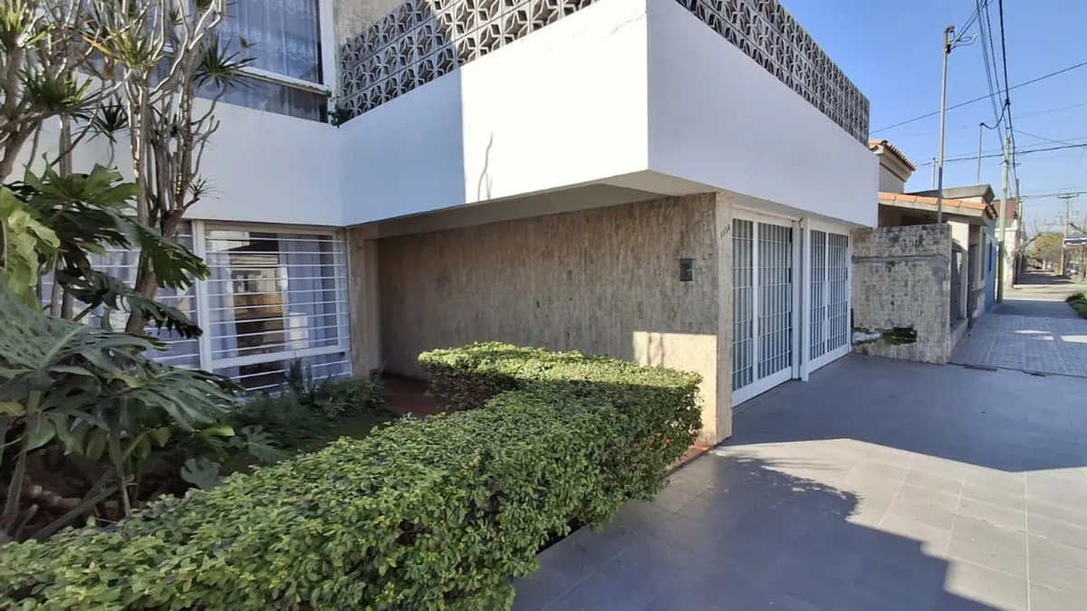 VENTA CASA (DOS PROPIEDADES INDIVIDUALES ) B. ROCA foto 4