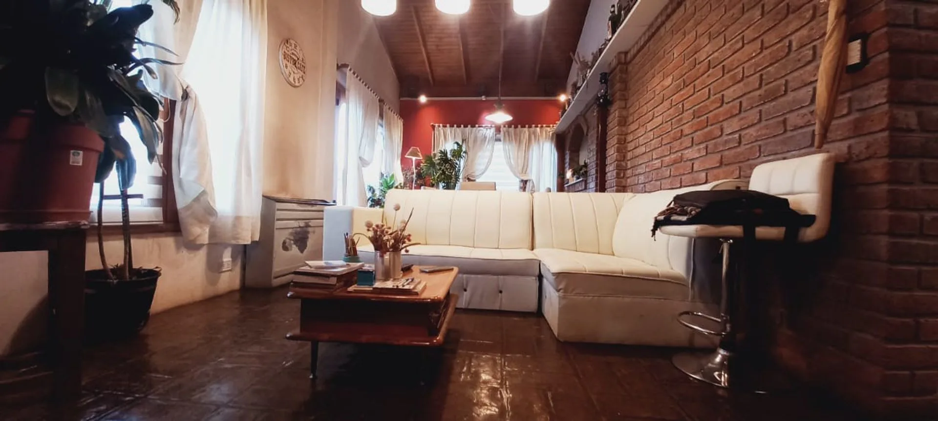 VENTA DE CASA ESTILO RÚSTICO INSPIRACION COLONIAL foto 2