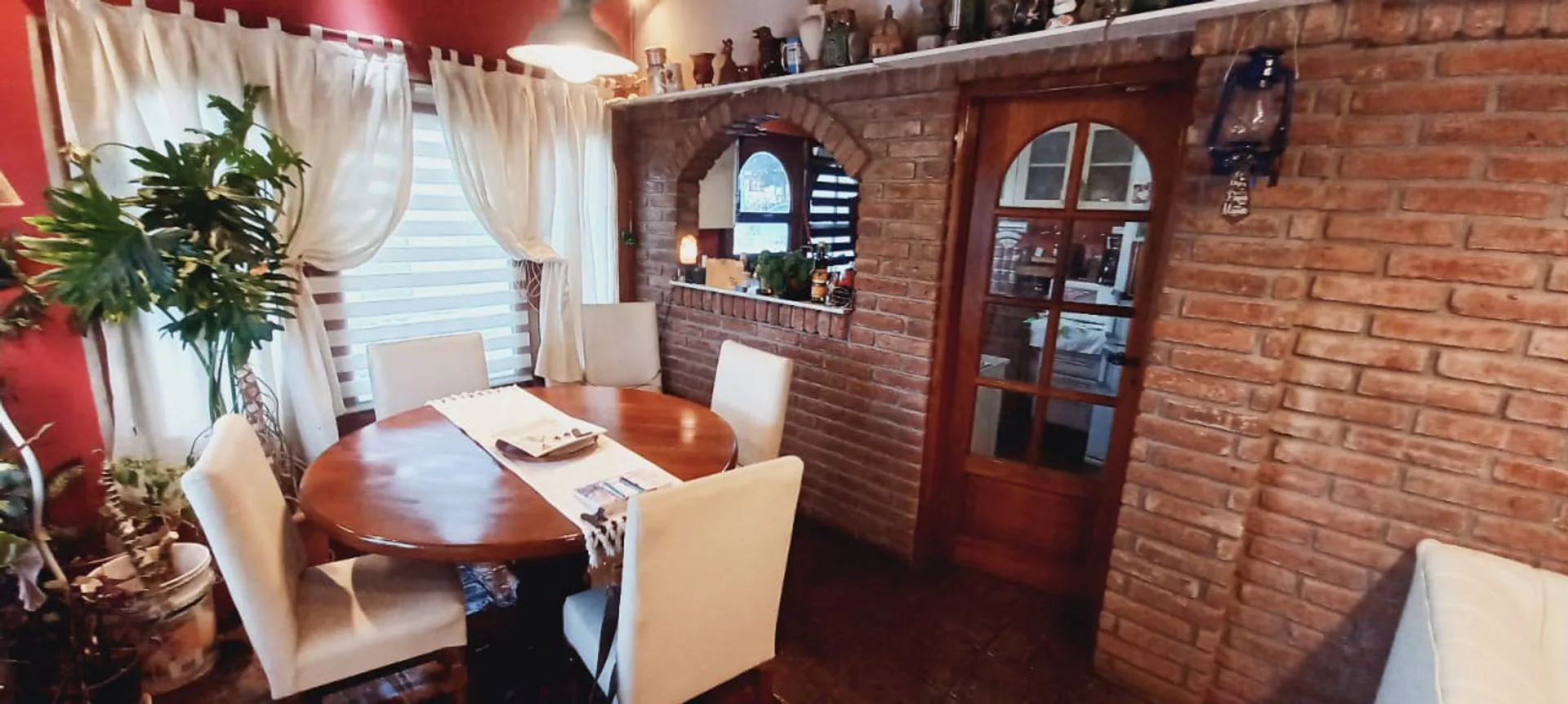 VENTA DE CASA ESTILO RÚSTICO INSPIRACION COLONIAL foto 3
