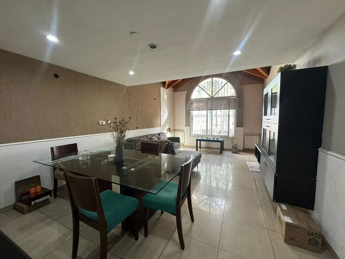 VENTA DE CASA DE CATEG. SOBRE ACCESO ESTE, MAIPU foto 3