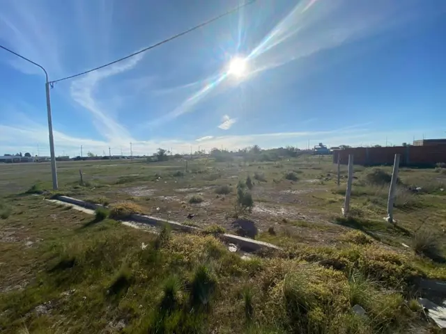 SE VENDEN LOTES EN BARRIO SANTA CLARA VIEDMA