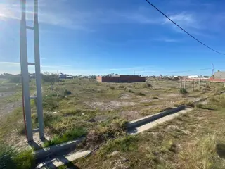 SE VENDEN LOTES EN BARRIO SANTA CLARA VIEDMA foto 2
