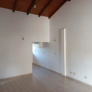 GUIDEK STASIUK PROPIEDADES ALQUILA AMPLIO DEPARTAMENTO ZONA CENTRO foto 4