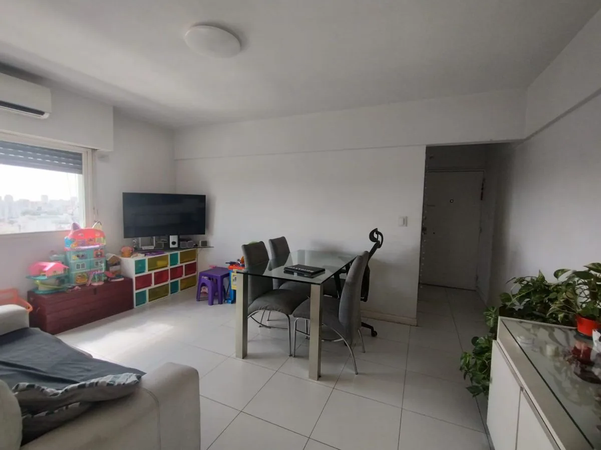 VENTA Hermoso Departamento 3 ambientes en Saavedra foto 3