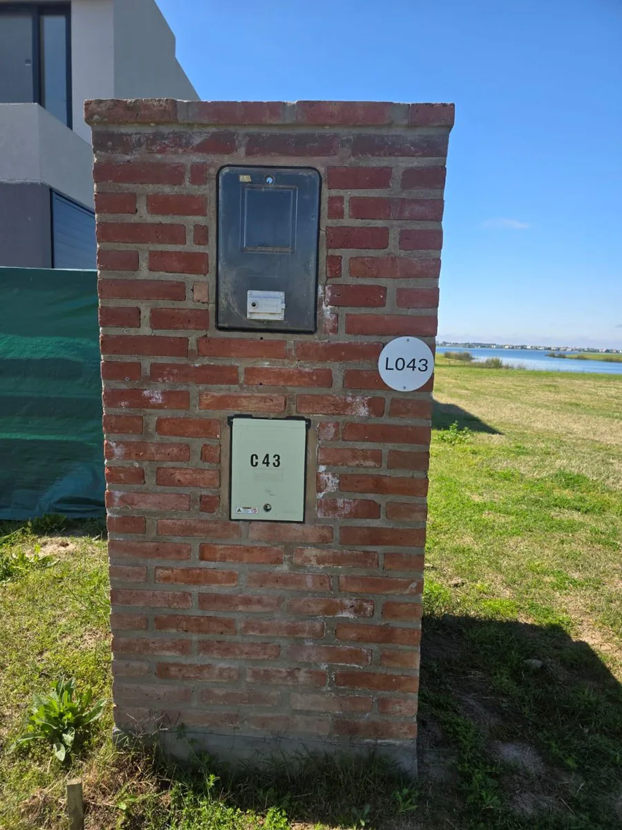 LOTE VENTA BARRIO AMARRAS PUERTOS  AL LAGO CENTRAL foto 4