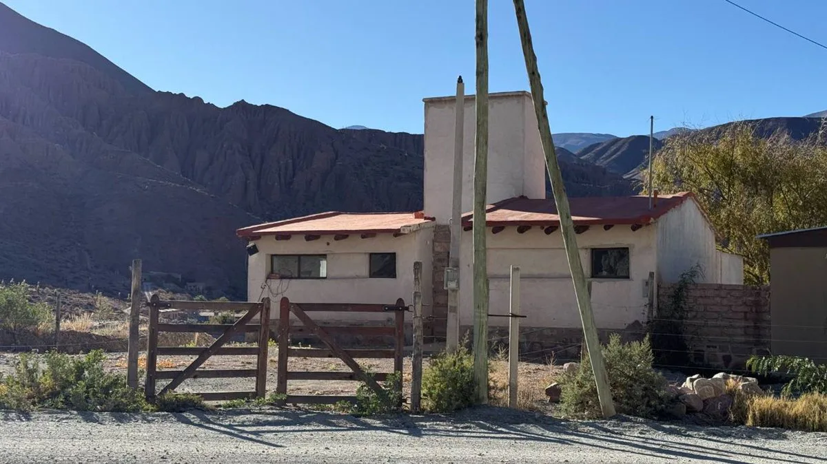 VENTA CASA 2 AMBIENTES TERRENO 867M2 PURMAMARCA foto 3