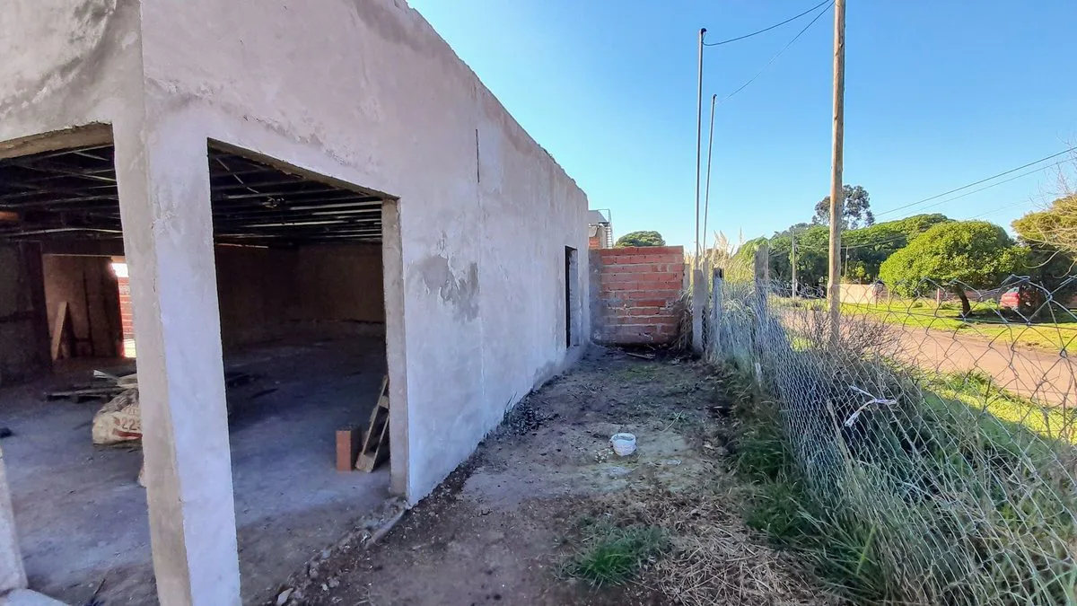 VENTA CASA A TERMINAR 3 AMBIENTES-ACANTILADOS foto 3