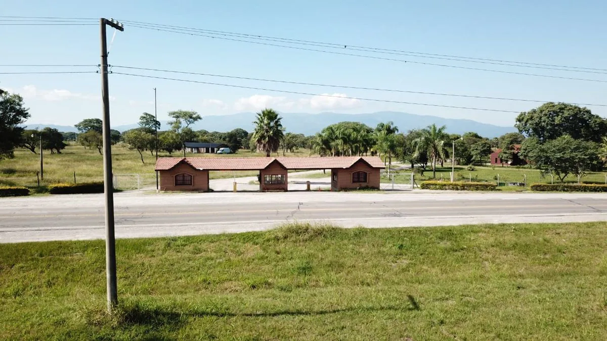 VENTA TERRENO 2000 M² COUNTRY CLUB "LAS DELICIAS" foto 2