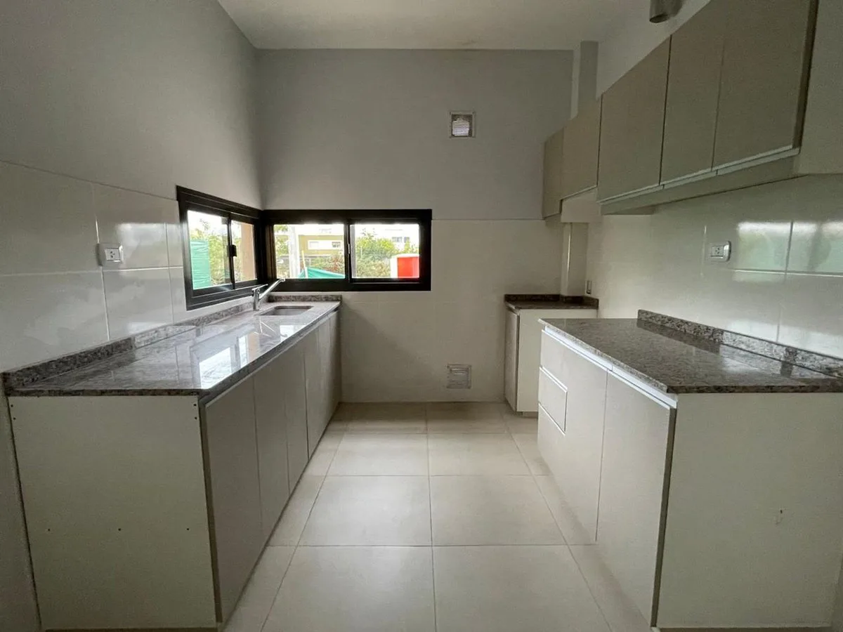 Casa en venta Bº Privado Pinar de Sol IX - Maipu foto 4