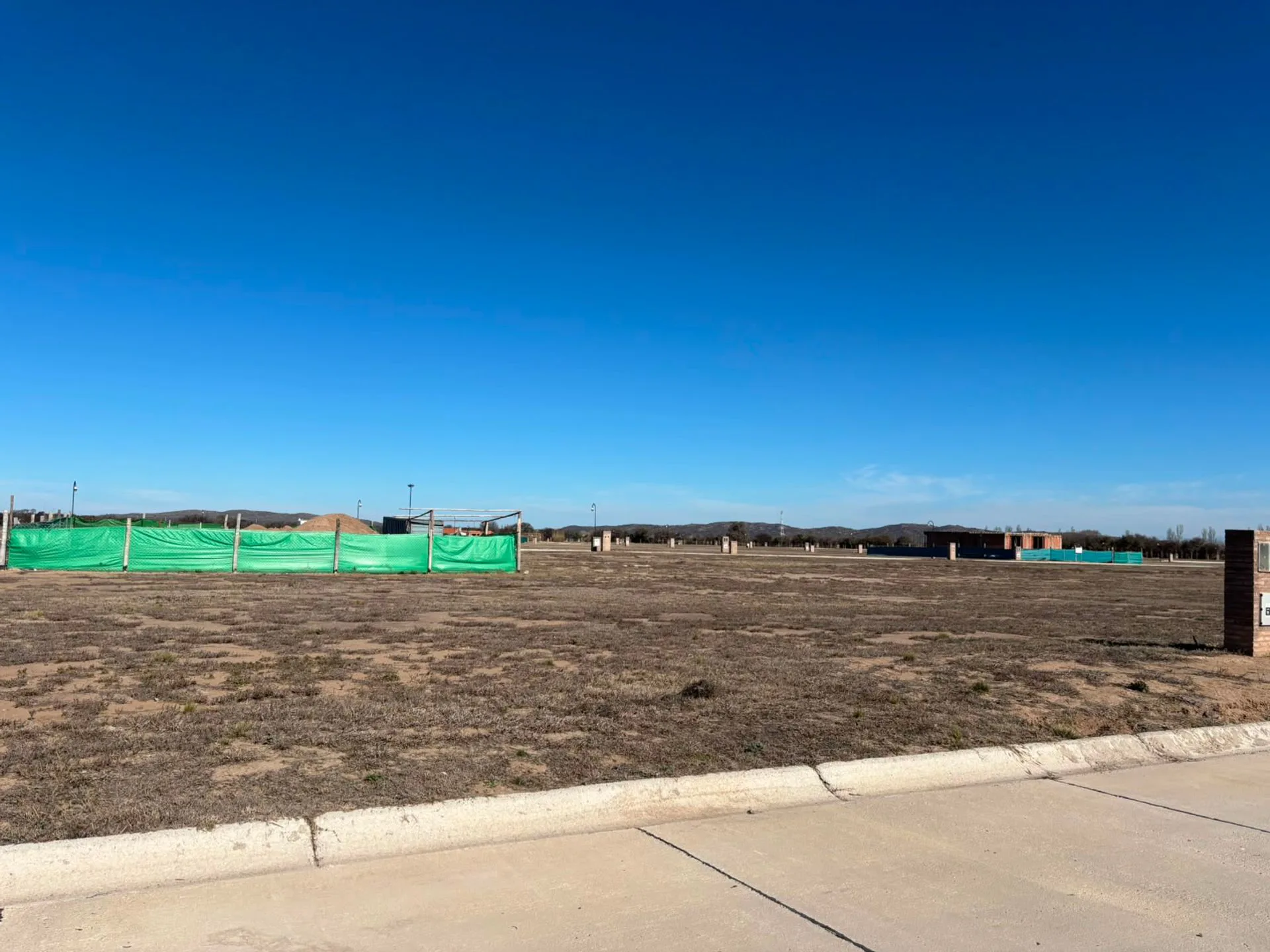 VENTA DE TERRENO EN BARRIO PRIVADO LA AGRIPINA 2 foto 3