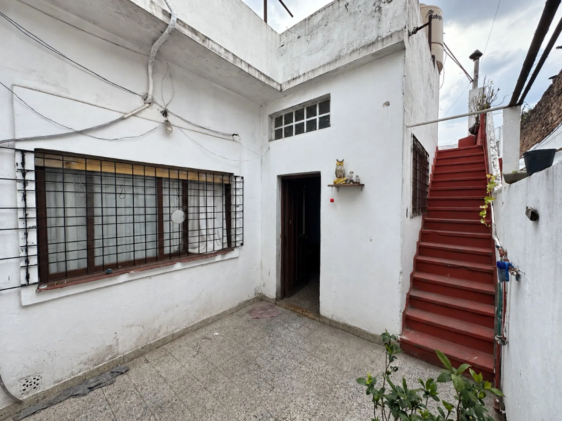 VENTA CASA EN BLOQUE JOSE INGENIEROS foto 4