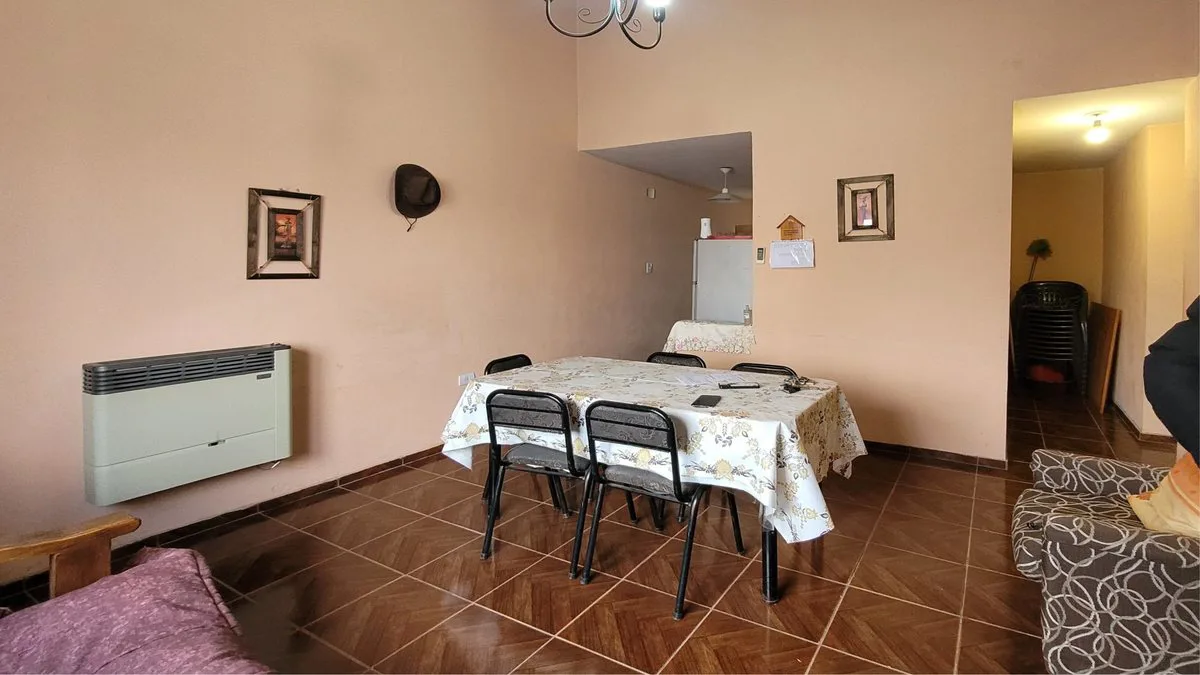 CASA EN VENTA BARRIO MUNICIPAL - GUAYMALLÉN foto 5