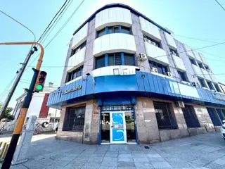 Avellaneda - Edificio/Centro médico ambulatorio foto 1